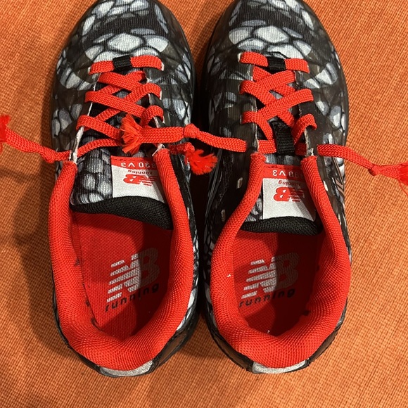 New Balance 890 V3 Sneakers size 11 Boy - Picture 5 of 8